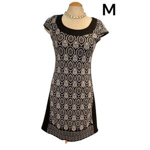 SAN FRANCISCO Knit Dress Sz M Black & White Flattering